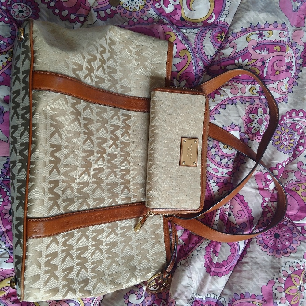Pocketbook and wallet combo Michael Kors